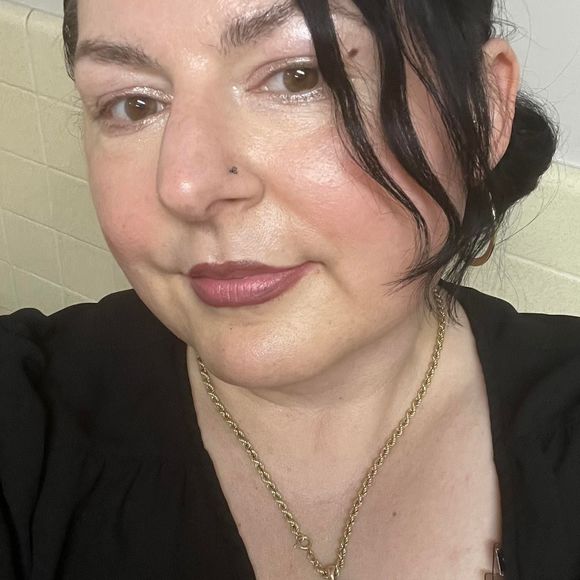 Meet your Posher, Colleen - Picture 1 of 1